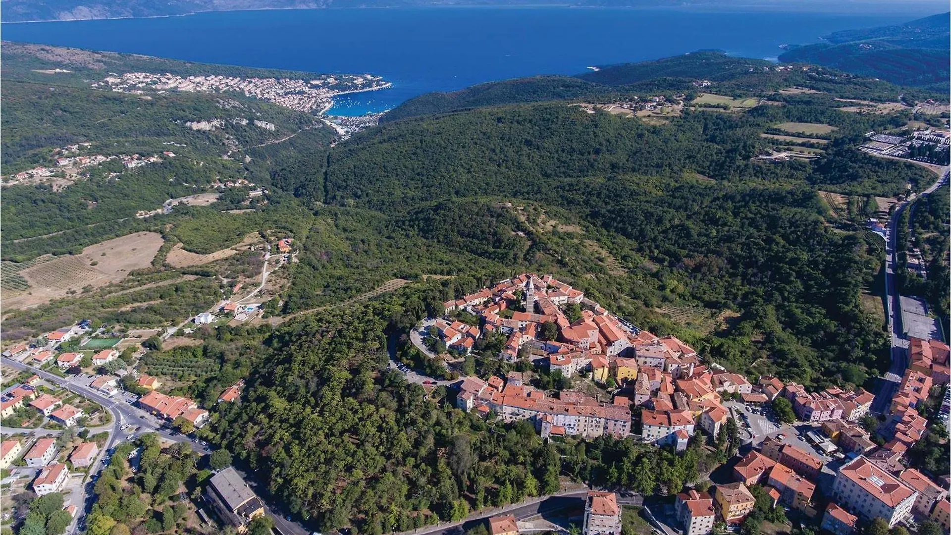Nice Home In Krsan With Outdoor Swimming Pool